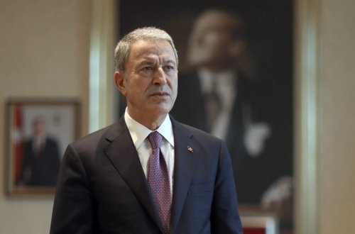 Hulusi Akar Ukraynadakı durumdan danışıb