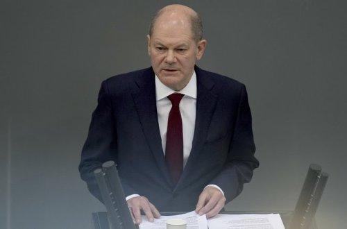 Welt: Шольц пообещал €100 млрд для бундесвера и терминалы СПГ в Германии