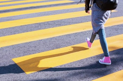 Bakıda gənc qızı avtomobil vurub