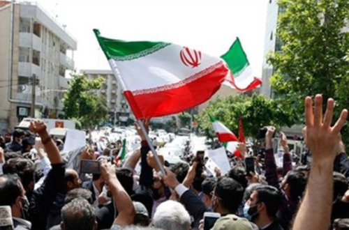 Təbrizdə təqaüdçülər etiraz mitinqi keçirir - VİDEO