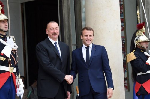 İlham Əliyev Fransa Prezidentinə təbrik məktubu ünvanlayıb