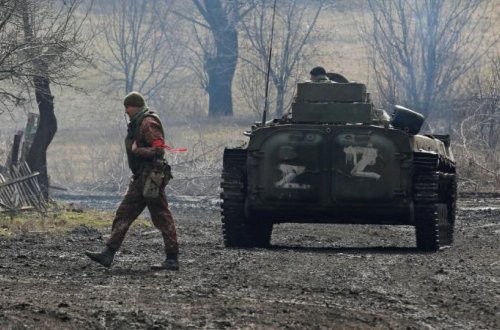 Kadırovçulardan vəhşilik: Poçt işçilərini güllələyib tankla üstlərindən keçdilər (FOTO)