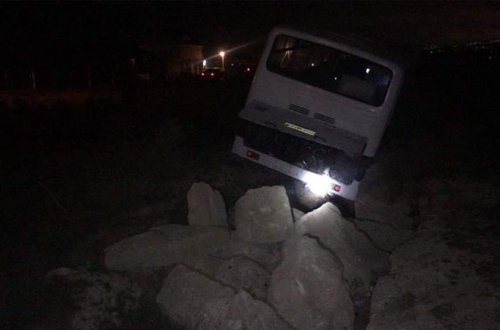Bakıda avtobus qəzası: Çox sayda yaralı var