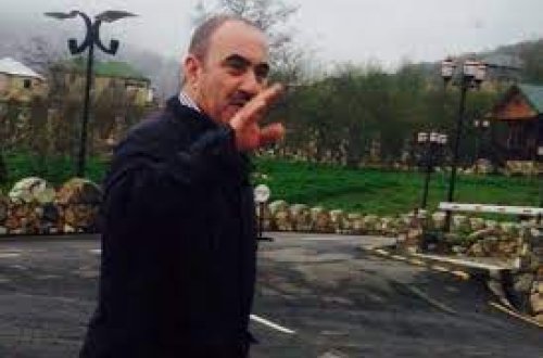 Bir mənzili bir neçə nəfərə satan şirkət direktoru məhkəmə zalında - HƏBS EDİLDİ