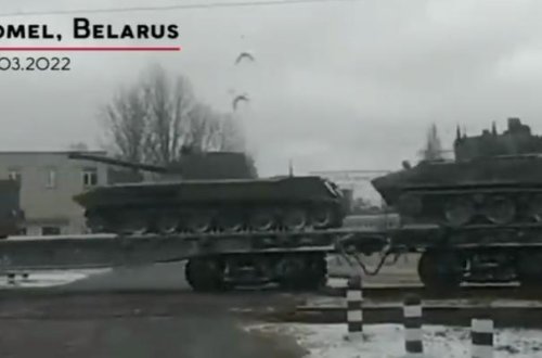Belarusda qatarlarla Rusiya ordusunun texnikası görüntülənib - VİDEO