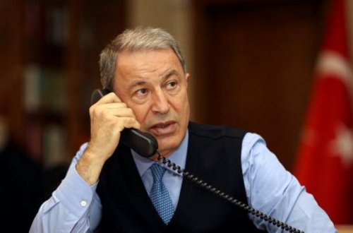 Hulusi Akar ukraynalı həmkarı ilə telefonla danışıb