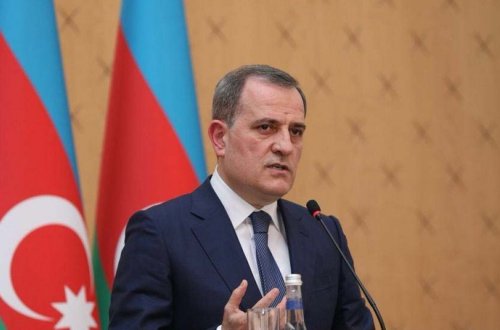 Ceyhun Bayramov “Xəzər Siyasət Mərkəzi”nin nümayəndələri ilə görüşüb