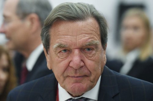 Rusiyanı dostu sayılan keçmiş kansler insanlığa qarşı cinayətdə ittiham olunur