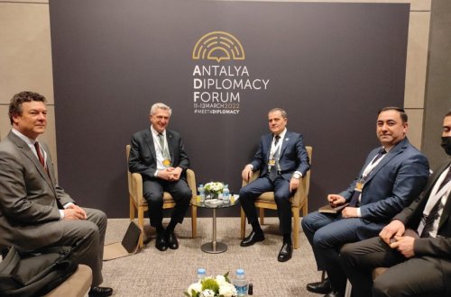 Ceyhun Bayramov BMT-nin Qaçqınlar üzrə Ali Komissarı ilə görüşüb