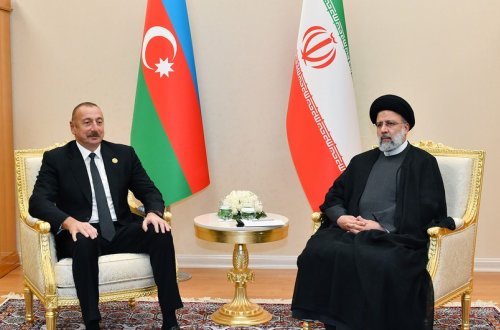 İlham Əliyev İran Prezidentini təbrik edib