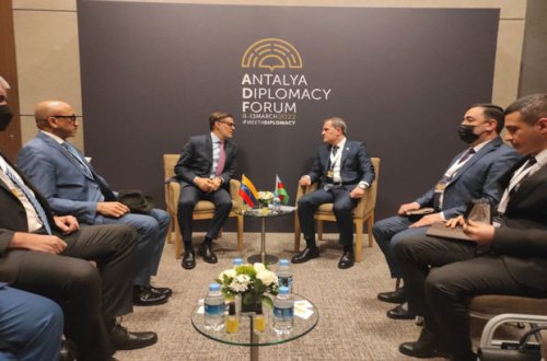 Ceyhun Bayramov Venesuelanın xarici işlər naziri ilə görüşüb