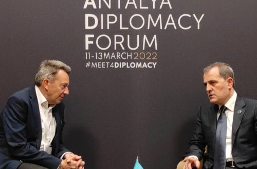 Ceyhun Bayramov BQXK prezidenti ilə itkin düşmüş azərbaycanlıların taleyi barədə müzakirə aparıb