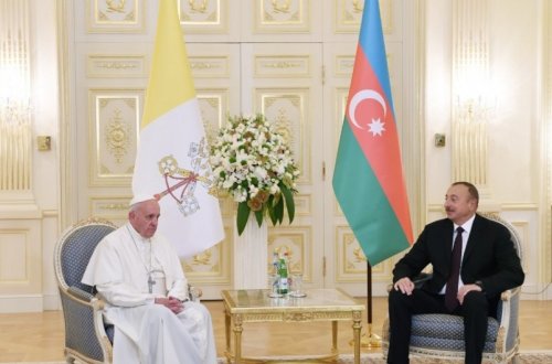 Azərbaycan Prezidenti Roma Papasını təbrik edib