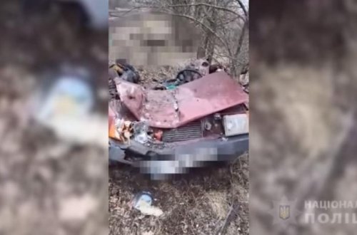 Rus tankı maşının üzərindən keçdi, 3 nəfər öldü - VİDEO