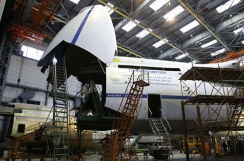 Rusiya “Antonov” aviazavodunu vurdu - VİDEO