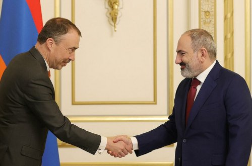 Nikol Paşinyan Aİ nümayəndəsi ilə regiondakı prosesləri müzakirə edib