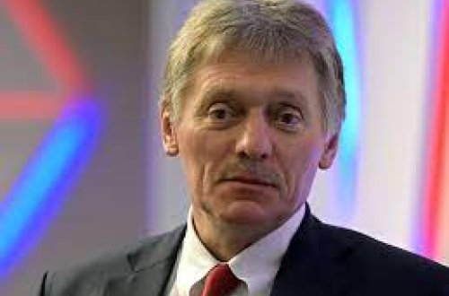 Putinin sözçüsü ORT-də müharibə əleyhinə plakatın nümayişinə münasibət bildirib