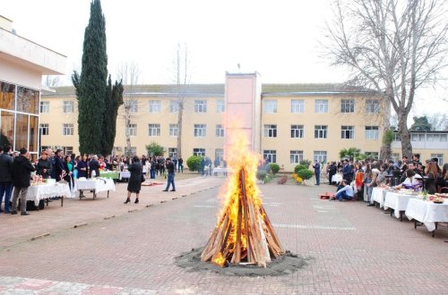 Mingəçevir Dövlət Universitetində Novruz tonqalı yandırılıb