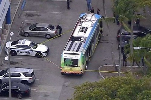 ABŞ-da avtobusda atışma - 2 ölü, 2 yaralı
