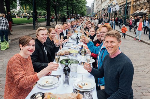 Dünyanın ən xoşbəxt ölkəsi açıqlandı (SİYAHI)