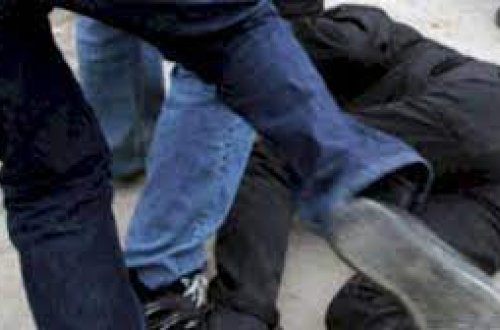 Bakı sakini döyülərək 2000 manatı əlindən alınıb