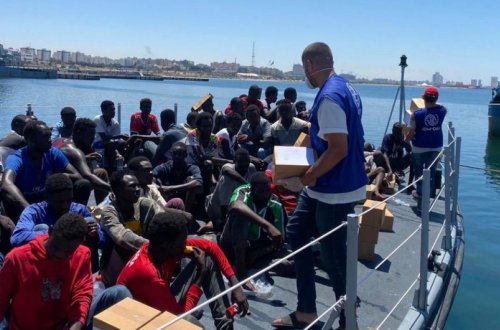 Tunisdə miqrant qayığı batıb, onlarla insan ölüb