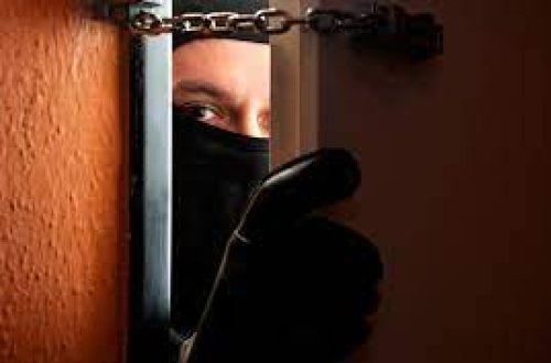 Bakıda evlərdən 5 500 manatlıq oğurluq edilib