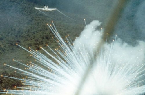 Rusiya Ukraynada fosfor bombaları istifadə edir - VİDEO