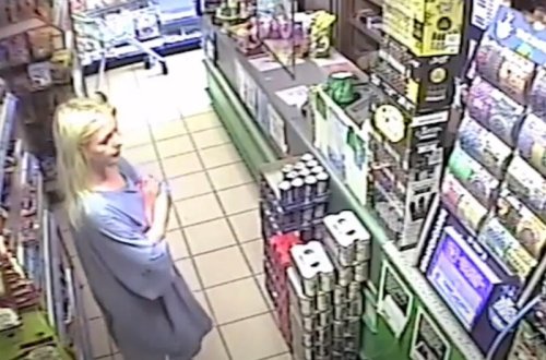 Rəfiqəsini bıçaqlayıb onun kartıyla marketə çips almağa getdi - FOTO