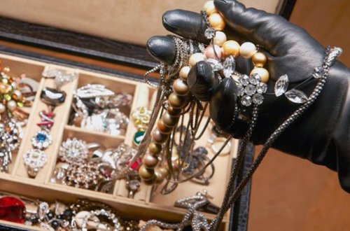 Daşkəsən sakini babasının evindən oğurluq edib