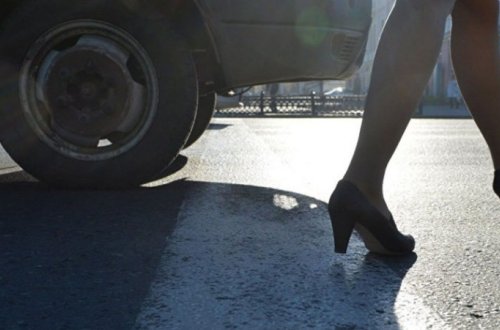 Yasamalda avtomobil 38 yaşlı qadını vurdu