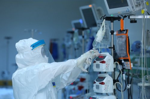 Dünyada koronavirusa yoluxma sayı 480 milyonu ötüb