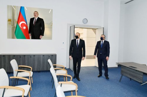 İlham Əliyev Prezident Administrasiyasının Vətəndaş Qəbulu Mərkəzinin açılışında iştirak etdi - FOTO
