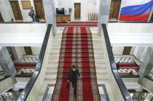 Rusiya dünyada rus dilini bilənləri “soydaş” kimi tanıya bilər