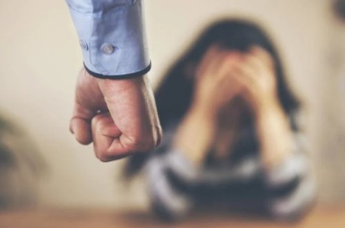 Gənc oğlan sevgilisinə mesaj yazan baldızına dəhşət yaşatdı — Şok olay