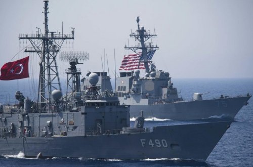 ABŞ hərbi gəmilərini Qara dənizdən çıxarıb