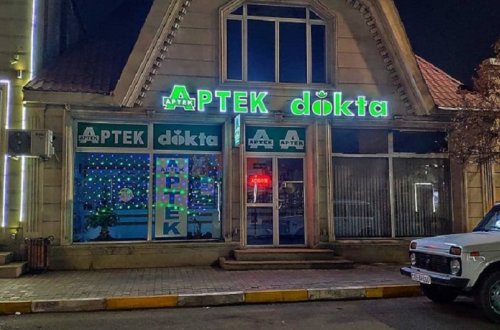 “Dokta Apteklər” qanunsuz işçi götürdüyü üçün məhkəməyə verildi