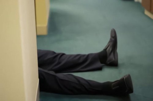 В Азербайджане сотрудник госструктуры скончался на работе