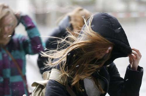 Güclü külək nə vaxt səngiyəcək? (AÇIQLAMA)