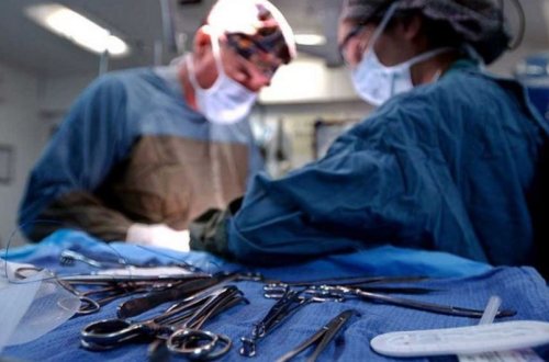 Bakıda “KamAZ” uşağın ayağının üzərindən keçib, ayağı amputasiya olunub