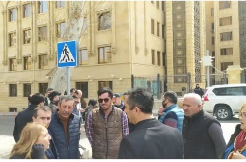 “Sahil-S” MTK qurbanları Baş Prokurorluq önündə aksiya keçirir – Foto