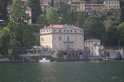 Solovyovun İtaliyadakı villası yandırıldı