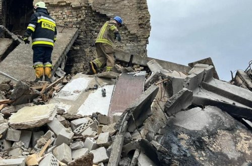 Mariupolda uşaq xəstəxanasının partladılması zamanı onlarla insan yanaraq ölüb