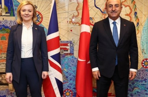 Türkiyə və Britaniya XİN başçıları Ukraynadakı durumu müzakirə edib