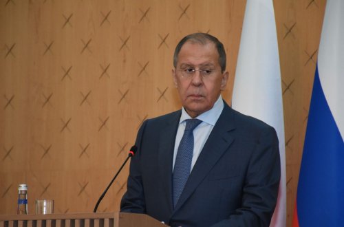 Lavrov: “ABŞ və müttəfiqləri Zelenskini döyüşləri davam etdirməyə sövq edir”