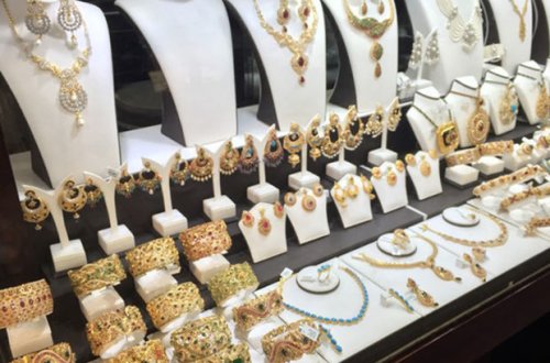 Bakıda mağazada qızıl adı ilə dəmir boyunbağı satılıb - VİDEO