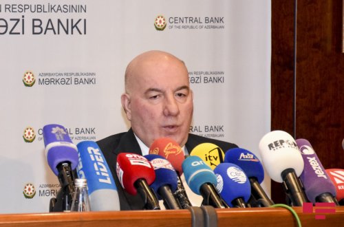 Elman Rüstəmov Mərkəzi Bankın idarə Heyətinin üzvlüyündən azad edilir