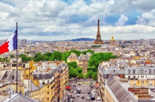 Fransa Rusiya diplomatlarının casusluğunu aşkarlayaraq “persona non-qrata” elan edib