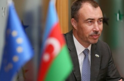 ЕС поддерживает прямые контакты и связи между Баку и Ереваном