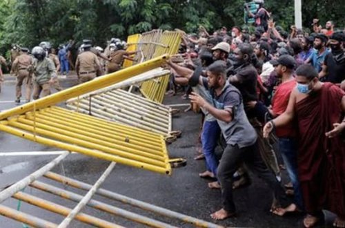 Bu ölkədə böhran: Deputatlar yeni baş nazir axtarırlar